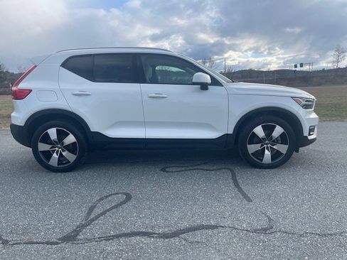 Used 2021 Volvo XC40 T5 Momentum AWD/4WD image 4