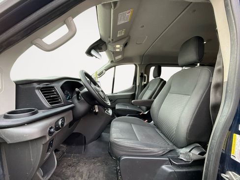 Used 2022 Ford Transit 150 Low Roof AWD image 9