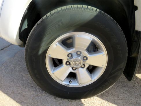 Used 2006 Toyota Tacoma PreRunner image 28