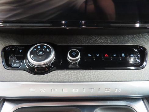 Used 2025 Ford Expedition Tremor image 65