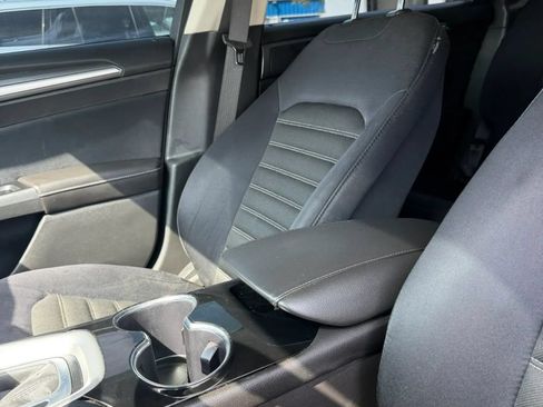 Used 2014 Ford Fusion SE FWD image 15