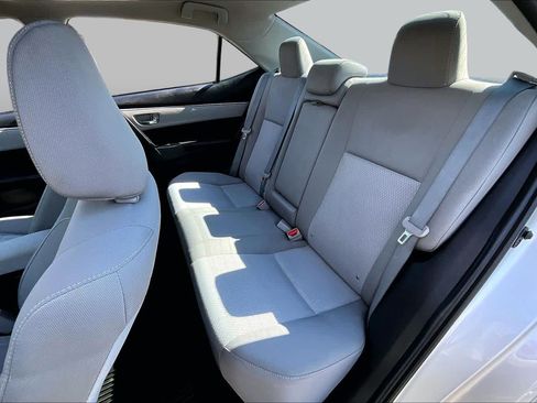 Used 2016 Toyota Corolla LE FWD image 19