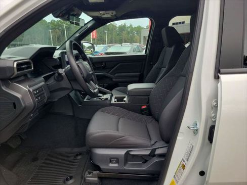 Certified 2026 Toyota Tacoma SR5 AWD/4WD image 15