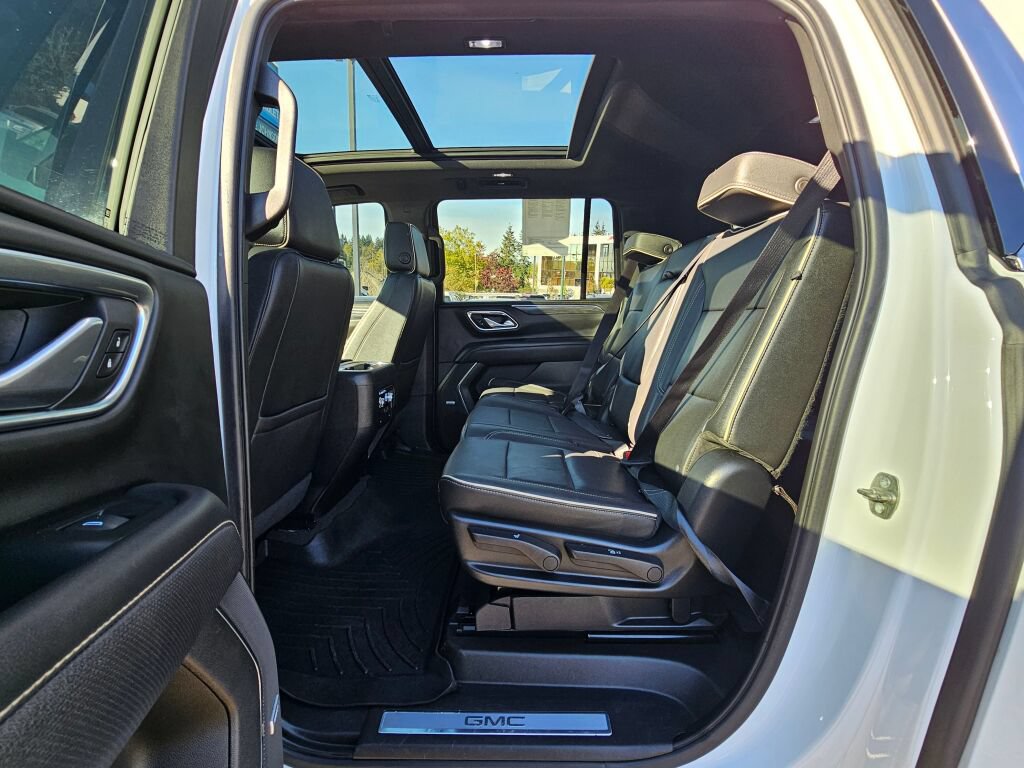 Certified 2022 GMC Yukon XL SLT w/ Max Trailering Package AWD/4WD image 26