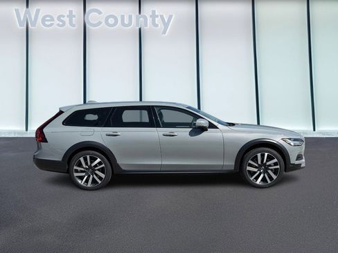 New 2025 Volvo V90 B6 Cross Country Ultra w/ Protection Package Premier image 2