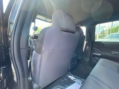 Certified 2026 Nissan Frontier SV w/ SV Convenience Package AWD/4WD image 21