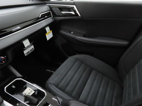 New 2026 Mitsubishi Outlander SE FWD image 19