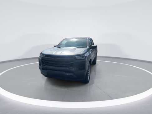 Used 2023 Chevrolet Colorado W/T RWD image 3