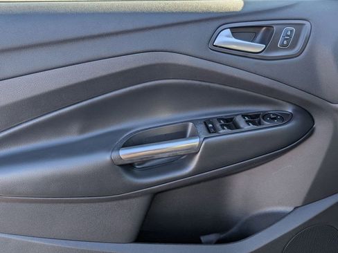 Used 2017 Ford Escape SE image 21