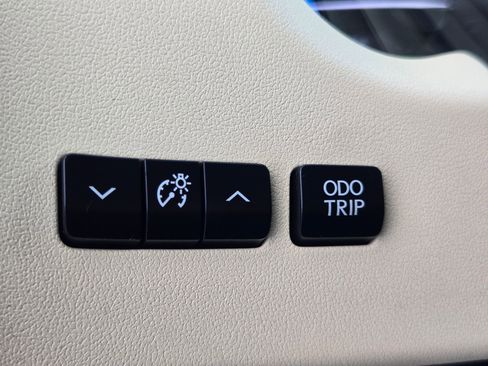 Used 2018 Lexus NX 300h AWD image 18