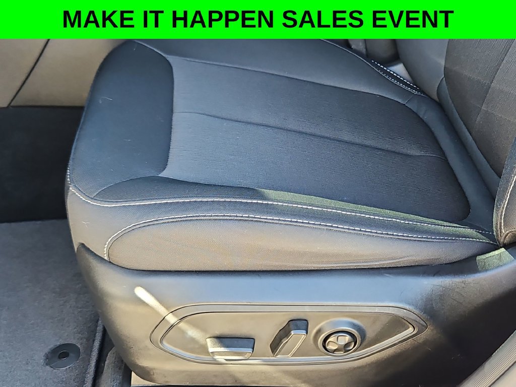 Used 2025 Jeep Grand Cherokee Laredo X RWD image 14