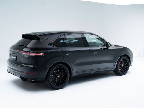 Certified 2023 Porsche Cayenne GTS image 9