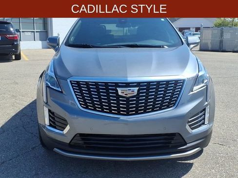 Used 2022 Cadillac XT5 Premium Luxury FWD image 2