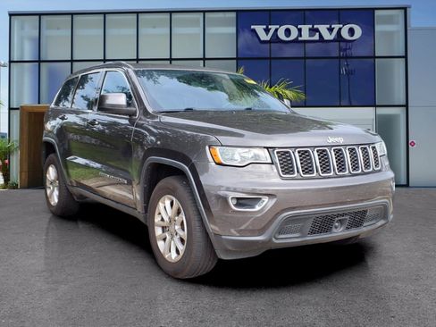 Used 2021 Jeep Grand Cherokee Laredo AWD/4WD image 1