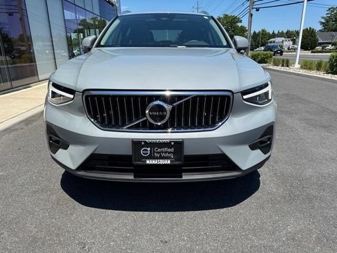 Certified 2025 Volvo XC40 B5 Plus AWD/4WD image 7