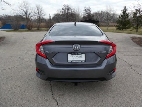 Used 2016 Honda Civic Touring image 6