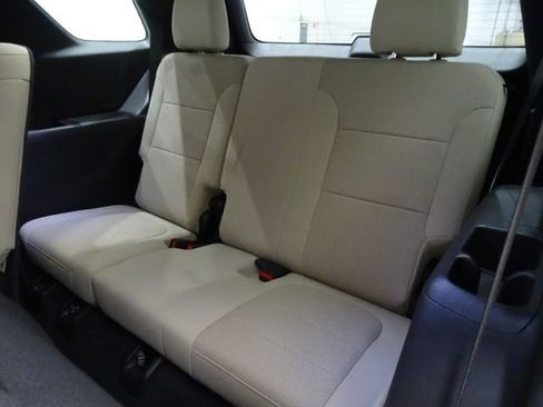 Used 2023 Chevrolet Traverse LS image 13