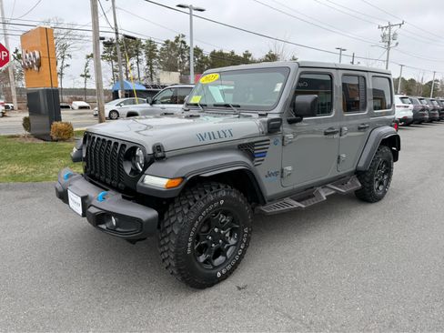 Used 2023 Jeep Wrangler Unlimited w/ Cold Weather Group AWD/4WD image 4