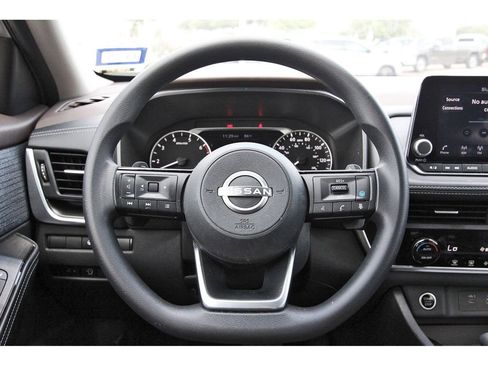 Used 2023 Nissan Rogue SV FWD image 11