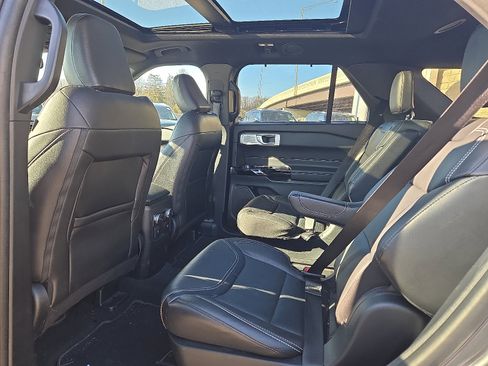 Used 2022 Ford Explorer ST w/ Equipment Group 401A image 10