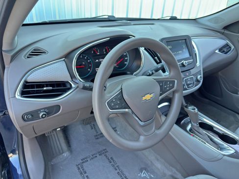 Used 2016 Chevrolet Malibu LT image 12