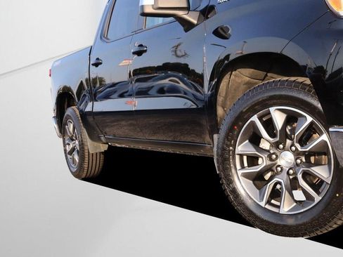 Used 2024 Chevrolet Silverado 1500 LT AWD/4WD image 3