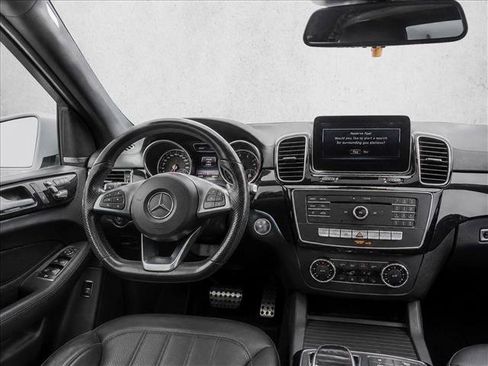 Used 2019 Mercedes-Benz GLE 400 4MATIC image 25