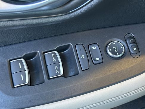 New 2026 Honda HR-V EX-L image 11