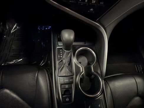 Used 2019 Toyota Camry XSE FWD image 17
