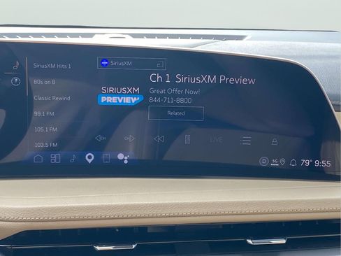 Used 2025 Cadillac XT4 Premium Luxury FWD image 25