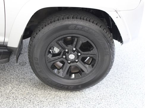 Used 2021 Toyota 4Runner SR5 Premium AWD/4WD image 5