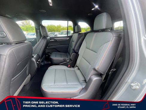 New 2026 GMC Acadia AT4 w/ Luxury Package AWD/4WD image 12