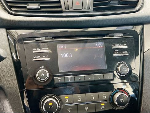 Used 2017 Nissan Rogue Sport S w/ S Appearance Package FWD image 13