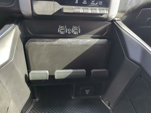 Used 2025 RAM 1500 Big Horn image 20