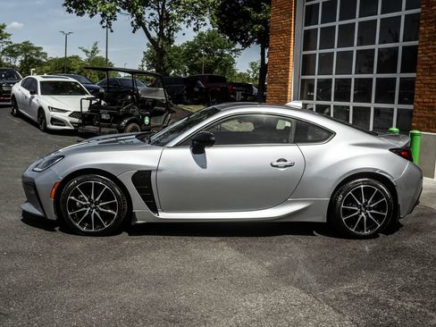 Used 2025 Toyota GR86 RWD image 35