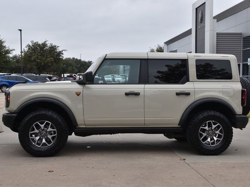 Certified 2025 Ford Bronco Badlands image 12