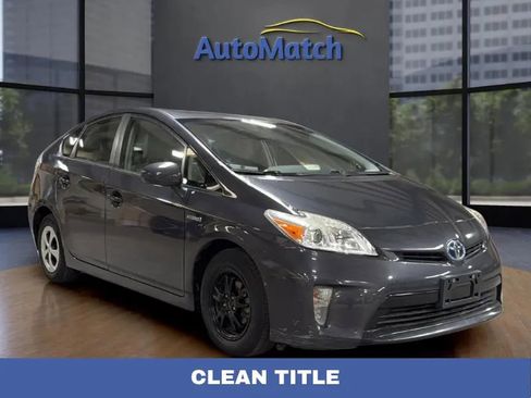 Used 2014 Toyota Prius Two image 1