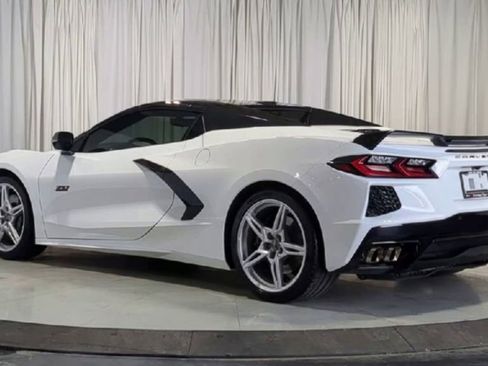Used 2023 Chevrolet Corvette Stingray Convertible w/ Z51 Performance Package image 8