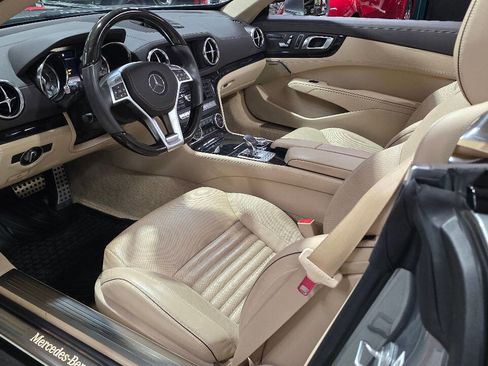 Used 2013 Mercedes-Benz SL 550 image 13