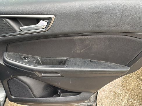 Used 2019 Ford Edge SE FWD image 26