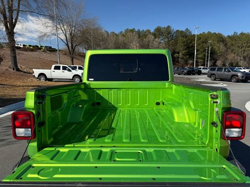 Used 2025 Jeep Gladiator Sport image 27