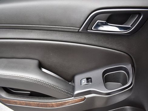 Used 2019 Chevrolet Tahoe LT image 13