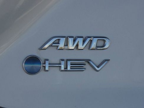 Used 2025 Toyota Camry XLE image 18