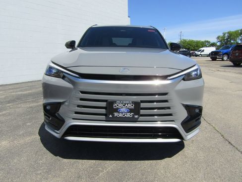 Used 2025 Lexus TX 500h AWD w/ Technology Package image 3