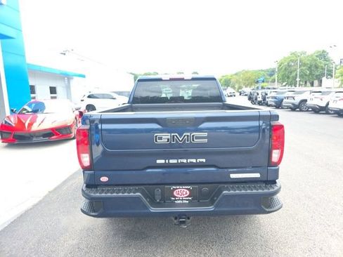 Used 2022 GMC Sierra 1500 Elevation w/ LPO, Elevation Black Package AWD/4WD image 3