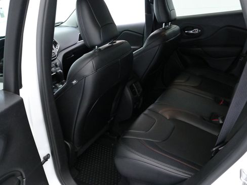 Used 2022 Jeep Cherokee Trailhawk image 24