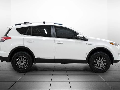 Used 2017 Toyota RAV4 XLE w/ All Weather Liner Package AWD/4WD image 8