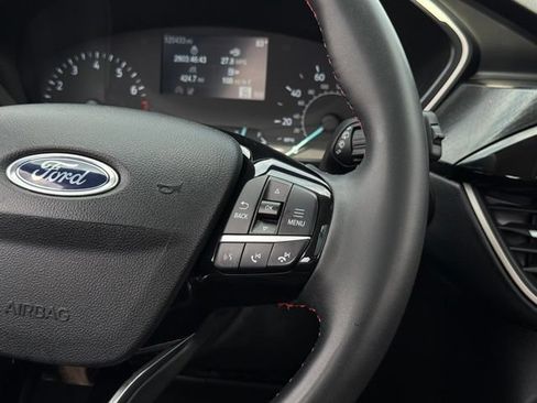 Certified 2022 Ford Escape SEL w/ SEL Stealth AWD Package image 10