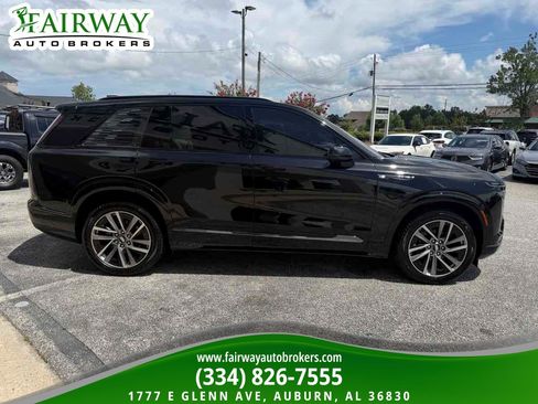 Used 2026 Cadillac Vistiq Sport w/ LPO, Floor Liner Package AWD/4WD image 7