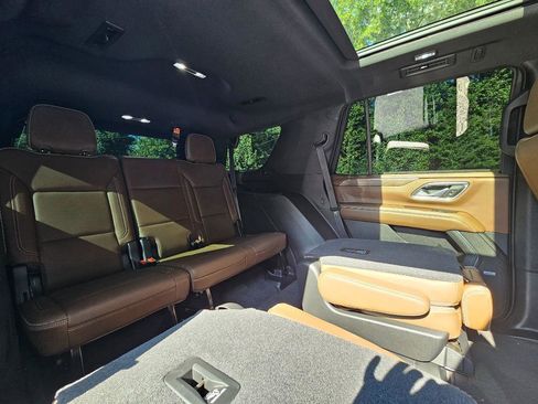 Used 2021 Chevrolet Tahoe High Country w/ Premium Package image 38